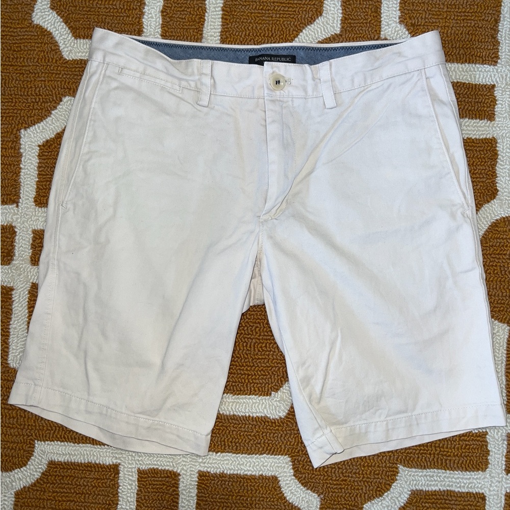 Men’s Banana Republic Aiden Shorts Size 31, 9 in Inseam EUC